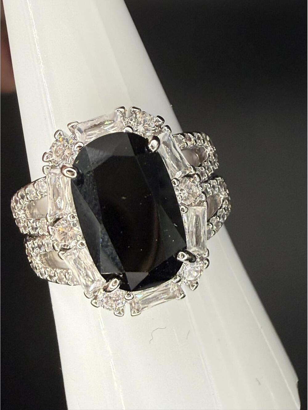 Bomb Party Ringed Heartstrings Black Onyx ring Size 7